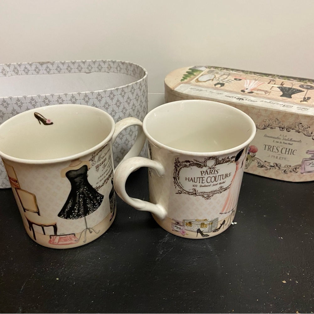 Tres Chic Decorative dress cup Box